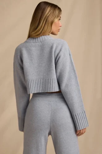 Maglione corto in maglia a coste in blu tenue
