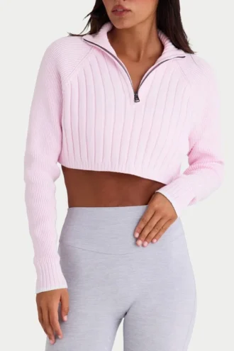 Maglione corto in maglia a costine con zip a un quarto in rosa cipria