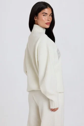 Maglione oversize in maglia morbida color avorio Maglione oversize in maglia morbida color avorio