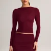 Mini gonna a vita media con arricciature in modal Cali, colore rosso vino Mini gonna a vita media con arricciature in modal Cali, colore rosso vino
