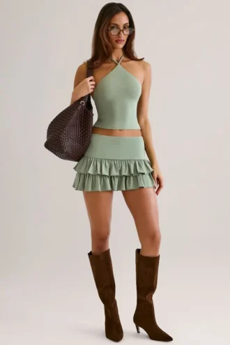 Mini gonna-pantaloncino a vita media con volant in modal Azaria, verde salvia
