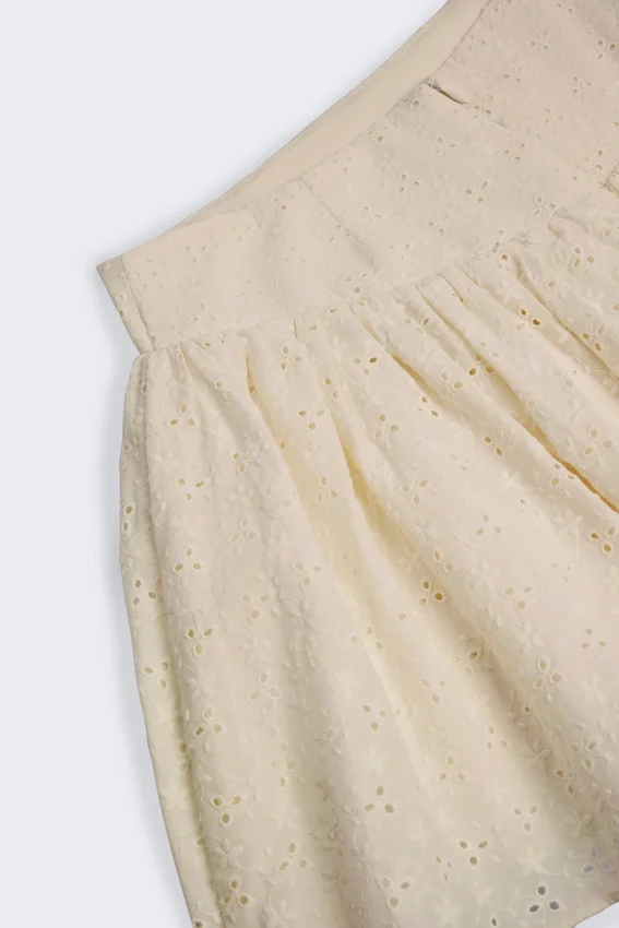 Mini gonna Thia con fiocco in broderie anglaise color avorio Mini gonna Thia con fiocco in broderie anglaise color avorio
