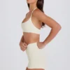 Mini shorts a vita alta color crema Mini shorts a vita alta color crema