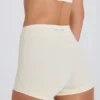 Mini shorts a vita alta color crema Mini shorts a vita alta color crema
