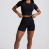 Mini shorts a vita alta Define Luxe in nero Mini shorts a vita alta Define Luxe in nero