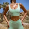Mini shorts a vita alta FlexiRib in verde Mini shorts a vita alta FlexiRib in verde