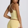 Mini shorts a vita bassa in giallo limone