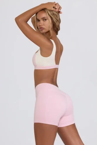 Mini shorts arricciati in melange rosa pallido Mini shorts arricciati in melange rosa pallido