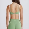 Mini shorts Soft Active con dettaglio intrecciato sul davanti in verde Mini shorts Soft Active con dettaglio intrecciato sul davanti in verde
