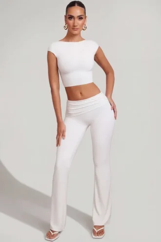 Pantaloni a vita media e gamba dritta Hollis in bianco