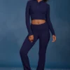 Pantaloni a zampa con risvolto in maglia a trecce blu navy Pantaloni a zampa con risvolto in maglia a trecce blu navy