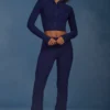 Pantaloni a zampa con risvolto in maglia a trecce blu navy Pantaloni a zampa con risvolto in maglia a trecce blu navy