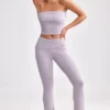 Pantaloni a zampa d’elefante con risvolto in maglia grossa color lavanda polverosa Pantaloni a zampa d’elefante con risvolto in maglia grossa color lavanda polverosa