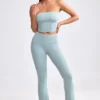 Pantaloni a zampa d’elefante con risvolto in maglia grossa color verde acqua polveroso Pantaloni a zampa d’elefante con risvolto in maglia grossa color verde acqua polveroso