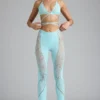 Pantaloni a zampa di elefante a vita media con decorazioni Stevie in blu ghiaccio Pantaloni a zampa di elefante a vita media con decorazioni Stevie in blu ghiaccio