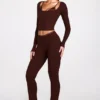 Pantaloni a zampa di elefante a vita media in Modal Philippa in marrone cioccolato Pantaloni a zampa di elefante a vita media in Modal Philippa in marrone cioccolato