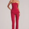 Pantaloni aderenti a vita media Lumi in rosso ciliegia Pantaloni aderenti a vita media Lumi in rosso ciliegia