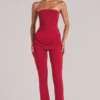 Pantaloni aderenti a vita media Lumi in rosso ciliegia Pantaloni aderenti a vita media Lumi in rosso ciliegia