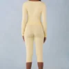 Pantaloni capri a vita media in maglia Selene in giallo burro Pantaloni capri a vita media in maglia Selene in giallo burro