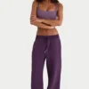 Pantaloni da jogging a gamba larga in jersey spazzolato color prugna Pantaloni da jogging a gamba larga in jersey spazzolato color prugna