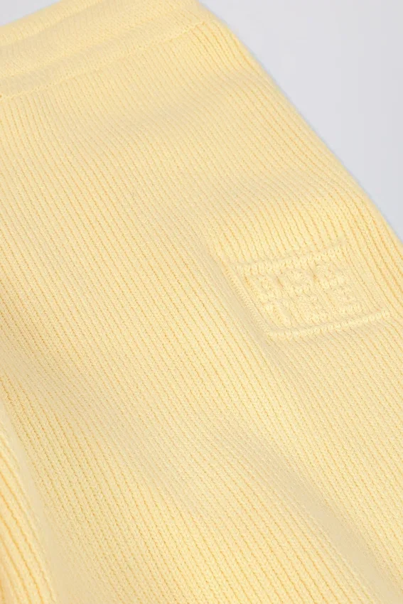 Pantaloni da jogging a gamba larga in maglia a costine color limone Pantaloni da jogging a gamba larga in maglia a costine color limone