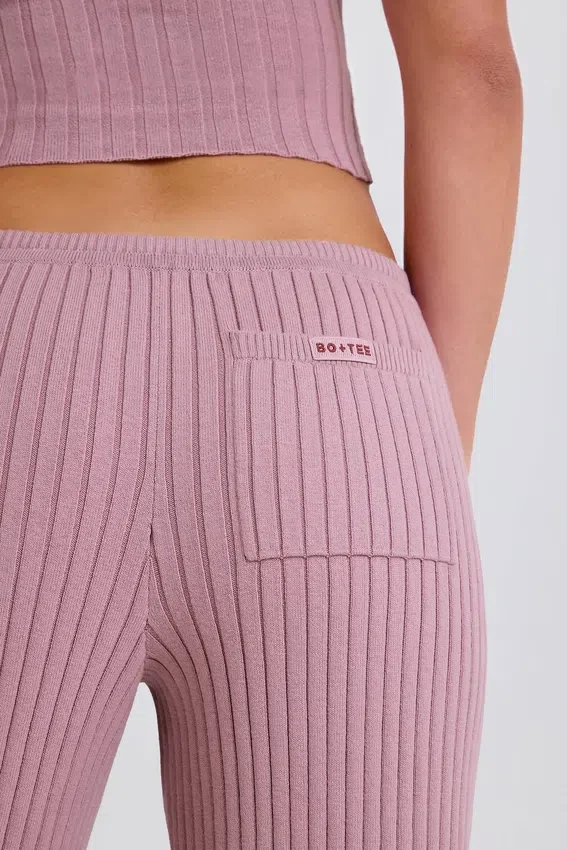 Pantaloni da jogging a gamba larga in maglia a costine color malva Pantaloni da jogging a gamba larga in maglia a costine color malva