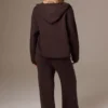 Pantaloni da jogging a gamba larga in maglia a costine color noce Pantaloni da jogging a gamba larga in maglia a costine color noce