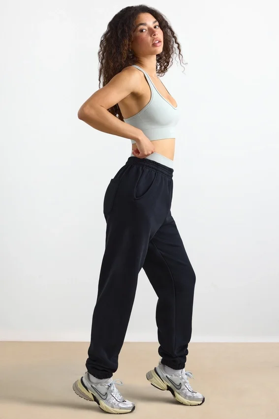 Pantaloni da jogging in felpa di cotone a vita media in nero Pantaloni da jogging in felpa di cotone a vita media in nero