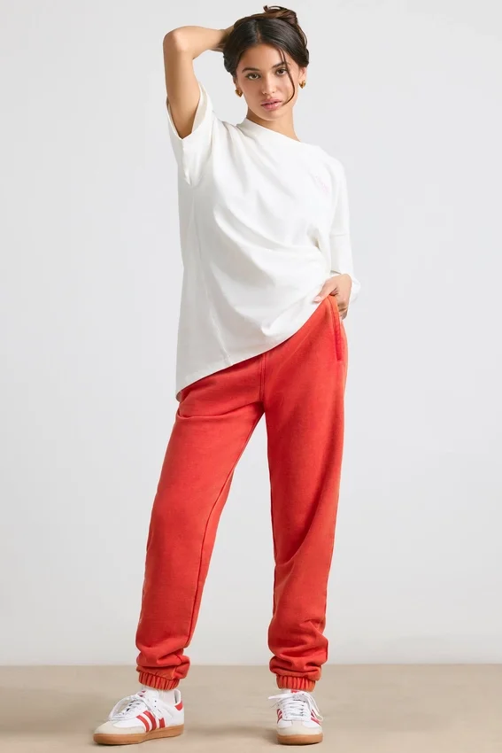 Pantaloni da jogging oversize in jersey spazzolato, colore rosso Pantaloni da jogging oversize in jersey spazzolato, colore rosso