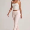 Pantaloni svasati a vita media con risvolto in modal Bebe con stampa a righe Pantaloni svasati a vita media con risvolto in modal Bebe con stampa a righe
