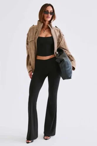 Pantaloni svasati a vita media in Modal Patsy, colore nero