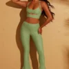 Pantaloni Zuni con allacciatura sul retro in verde Pantaloni Zuni con allacciatura sul retro in verde