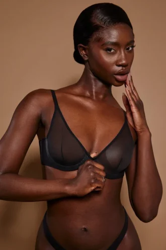 Reggiseno a balconcino a strato singolo in morbida rete Intimates, nero Reggiseno a balconcino a strato singolo in morbida rete Intimates, nero