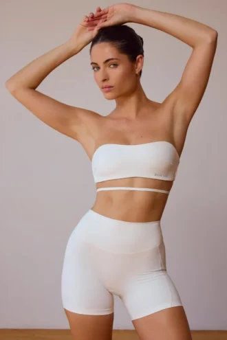 Reggiseno a fascia con incrocio sulla schiena in bianco tenue