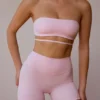 Reggiseno a fascia con spalline incrociate sulla schiena in rosa tenue Reggiseno a fascia con spalline incrociate sulla schiena in rosa tenue