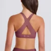 Reggiseno sportivo con scollo a V e spalline incrociate in Acai Reggiseno sportivo con scollo a V e spalline incrociate in Acai
