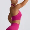 Reggiseno sportivo con scollo all’americana Define Luxe in Berry Reggiseno sportivo con scollo all’americana Define Luxe in Berry