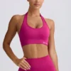 Reggiseno sportivo con scollo all’americana Define Luxe in Berry Reggiseno sportivo con scollo all’americana Define Luxe in Berry
