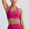Reggiseno sportivo con scollo all’americana Define Luxe in Berry Reggiseno sportivo con scollo all’americana Define Luxe in Berry