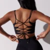Reggiseno sportivo con scollo quadrato e schiena scoperta in nero