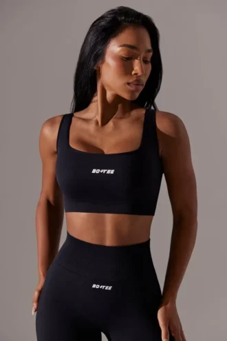 Reggiseno sportivo con scollo quadrato e schiena scoperta in nero