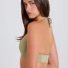 Reggiseno sportivo con scollo rotondo e collo all’americana in Matcha Reggiseno sportivo con scollo rotondo e collo all’americana in Matcha
