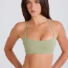 Reggiseno sportivo con scollo rotondo e collo all’americana in Matcha Reggiseno sportivo con scollo rotondo e collo all’americana in Matcha