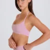 Reggiseno sportivo con scollo rotondo e lacci sul collo in malva Reggiseno sportivo con scollo rotondo e lacci sul collo in malva