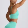 Reggiseno sportivo Define Luxe con scollo a V in menta Reggiseno sportivo Define Luxe con scollo a V in menta