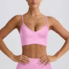 Reggiseno sportivo Define Luxe con scollo a V in rosa bubblegum Reggiseno sportivo Define Luxe con scollo a V in rosa bubblegum