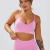 Reggiseno sportivo Define Luxe con scollo a V in rosa bubblegum Reggiseno sportivo Define Luxe con scollo a V in rosa bubblegum