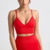 Reggiseno sportivo Define Luxe con scollo a V in rosso Reggiseno sportivo Define Luxe con scollo a V in rosso