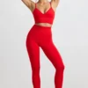 Reggiseno sportivo Define Luxe con scollo a V in rosso Reggiseno sportivo Define Luxe con scollo a V in rosso