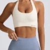 Reggiseno sportivo Define Luxe con scollo all’americana in bianco Reggiseno sportivo Define Luxe con scollo all’americana in bianco